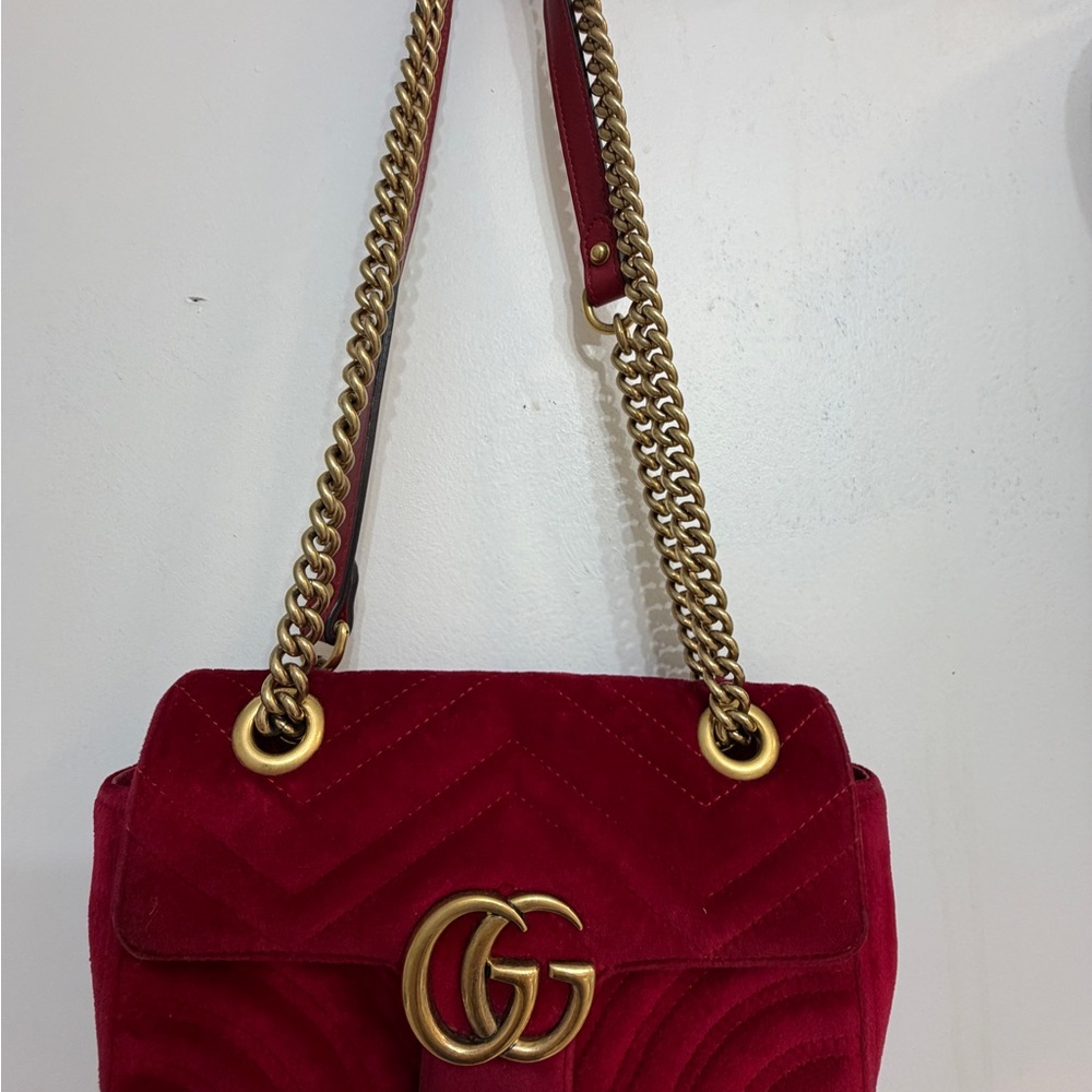 Gucci Crimson Velvet Shoulder Bag with Gold Chain